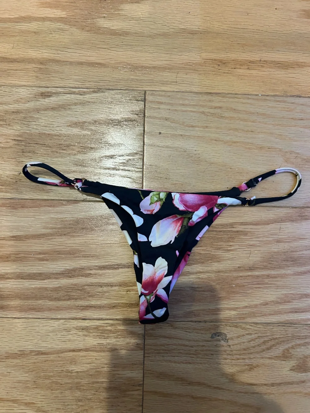 NEW- Frankie’s Bikinis Bottoms